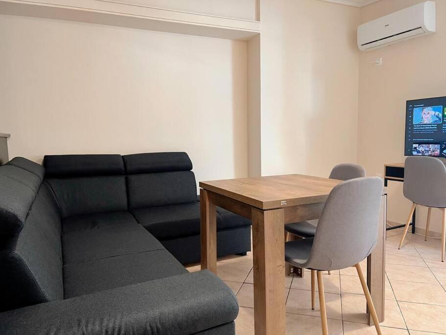 Charming 2Bedroom Apartment With Parking Athens Exterior photo